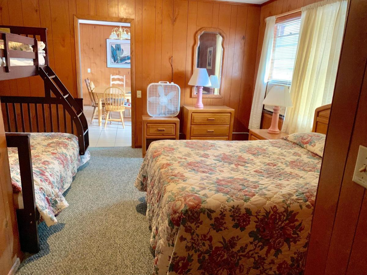 Phillips Historic Motel & Cottages Роббинсвилл Экстерьер фото