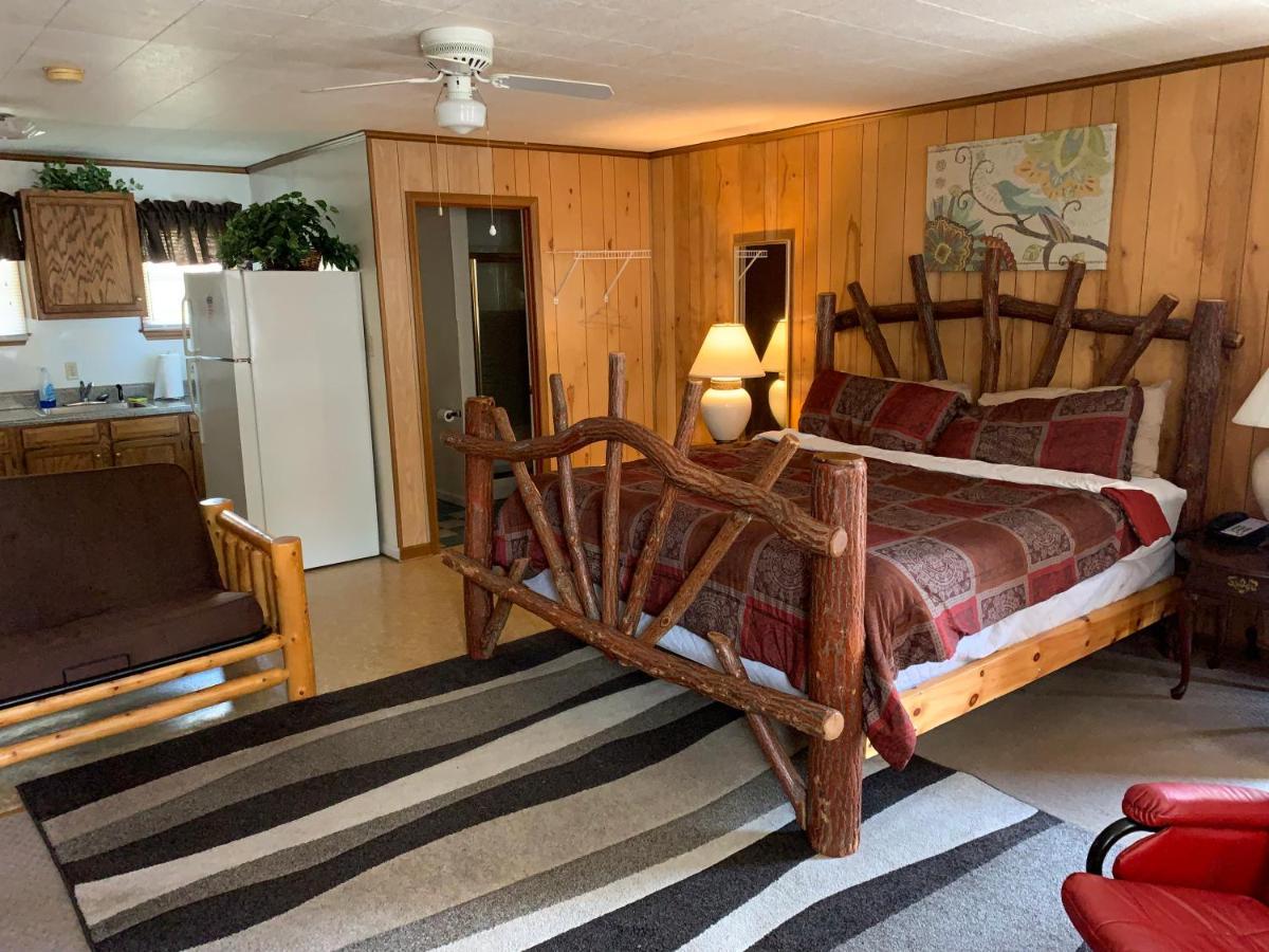 Phillips Historic Motel & Cottages Роббинсвилл Экстерьер фото