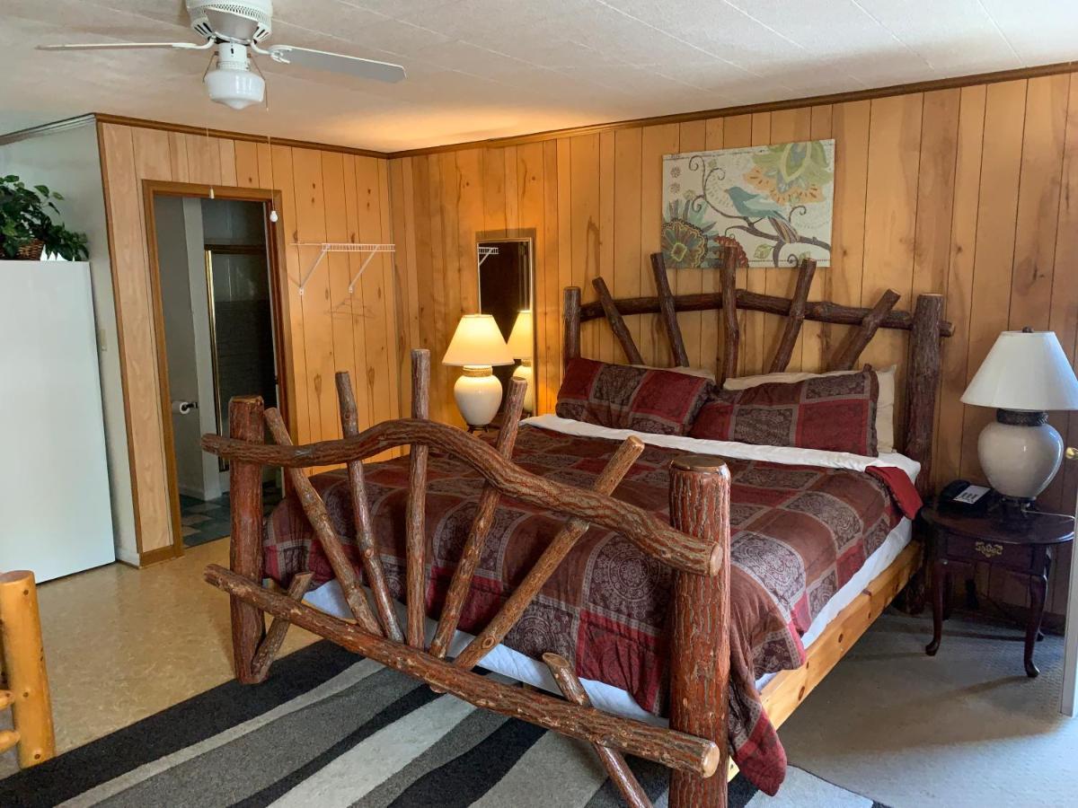 Phillips Historic Motel & Cottages Роббинсвилл Экстерьер фото