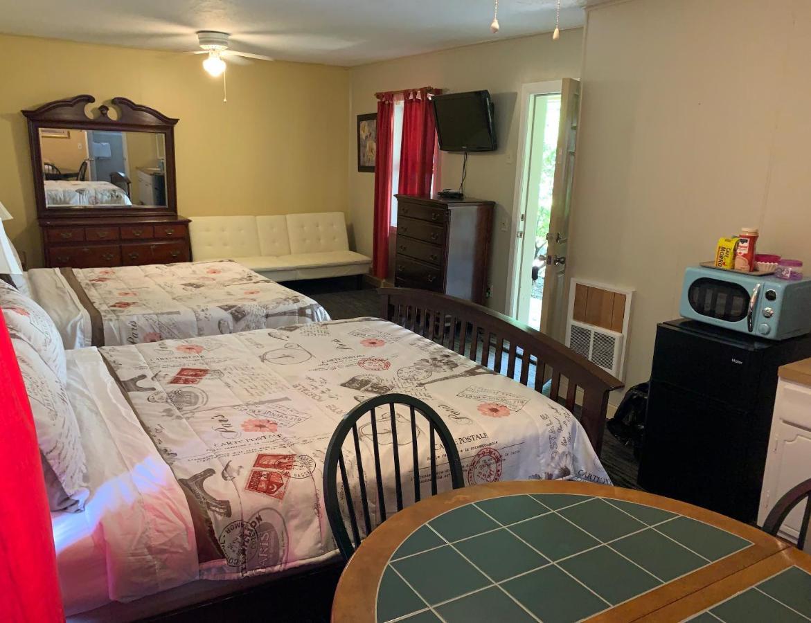 Phillips Historic Motel & Cottages Роббинсвилл Экстерьер фото
