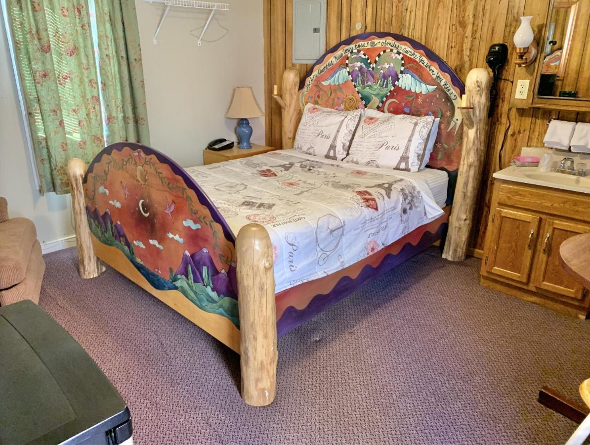 Phillips Historic Motel & Cottages Роббинсвилл Экстерьер фото
