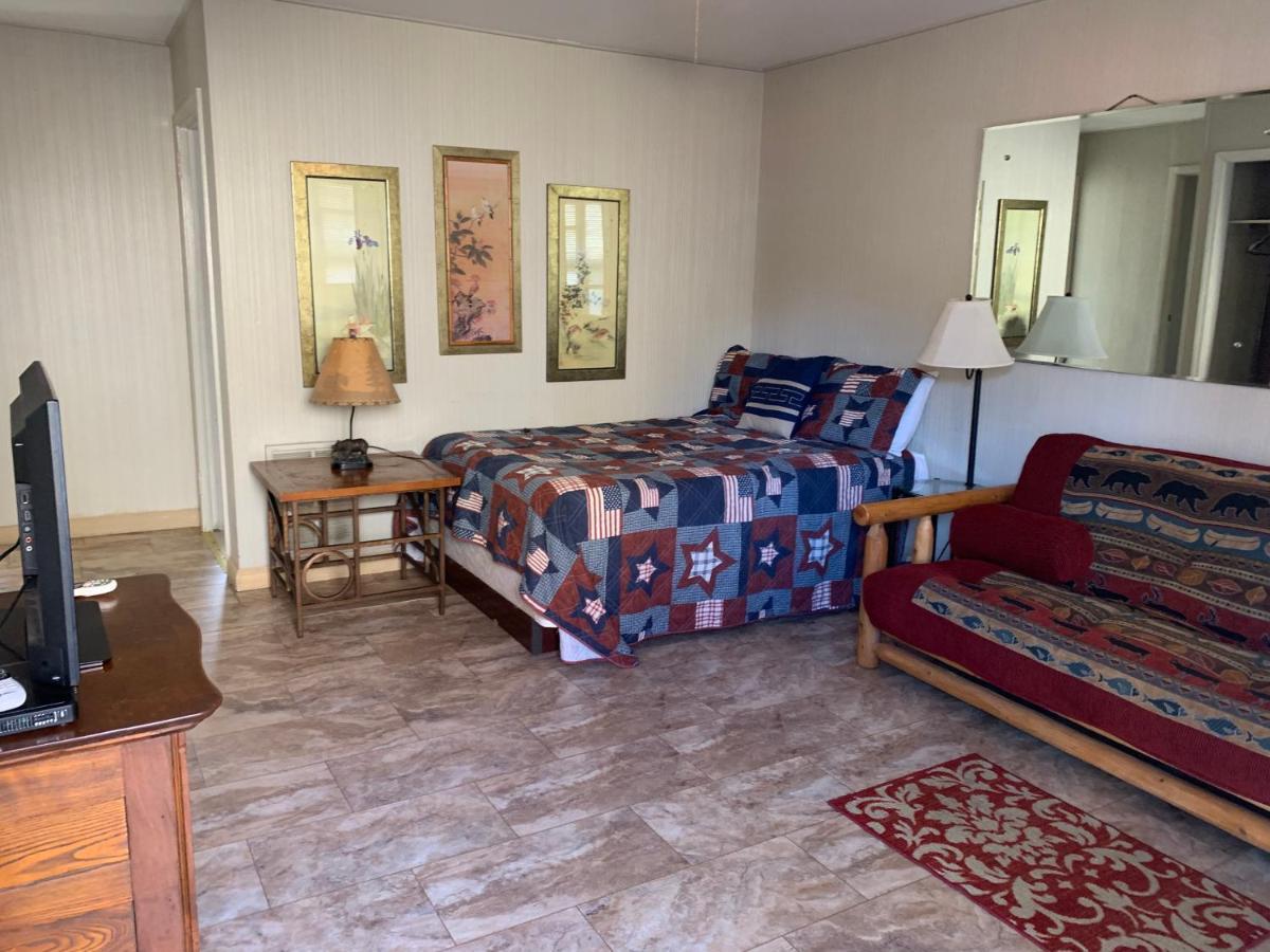Phillips Historic Motel & Cottages Роббинсвилл Экстерьер фото