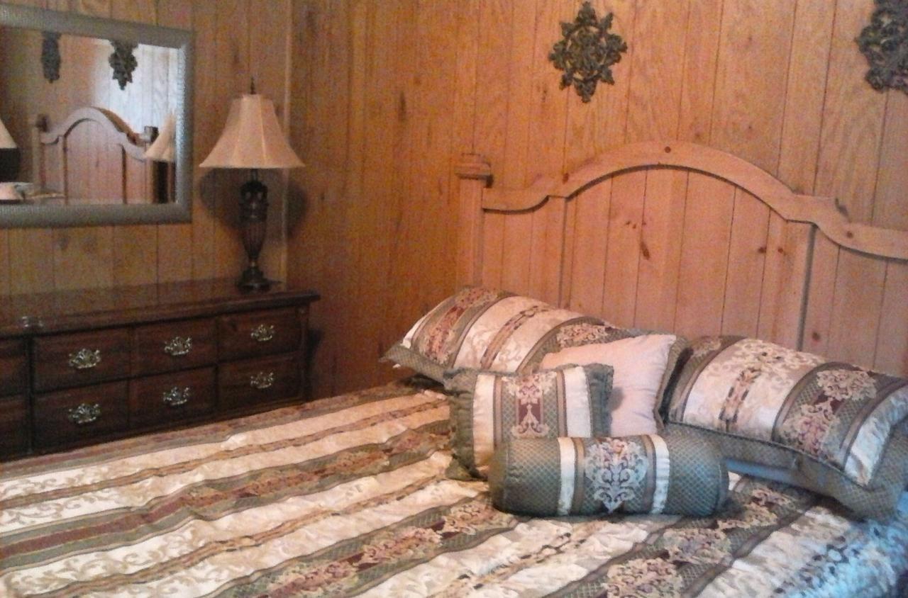 Phillips Historic Motel & Cottages Роббинсвилл Экстерьер фото